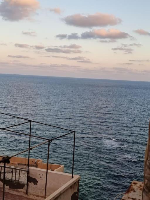 Apartment اول استخدام ترى البحر كاملا